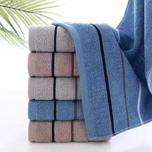 Toalla Facial Personalizada de Algodón Suave para Spa, Gimnasio, Salón, Baño, Uso Comercial, Fabricante OEM, Algodón a Rayas - Product Image 5