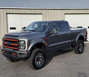 Ford F-250 Super Duty 2024, Limpio y Confiable, Cabina Doble, 4x4, Híbrido Turbo, Asientos de Cuero, Neumáticos R15 - Product Image 1