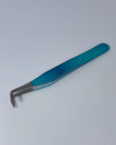 แหนบคีบคิ้ว DANTRIC IMPLANTS สแตนเลสคุณภาพดี ปลายตรงและโค้ง ขนาด 10 มม. พร้อมซองหนังสีชมพู - Product Image 3