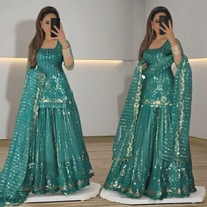 ชุดเลเฮนกาสีเขียวอมฟ้าสำหรับงานปาร์ตี้ พร้อมผ้าคลุมไหล่ ตกแต่งด้วยงานปักอย่างประณีต - Product Image 1