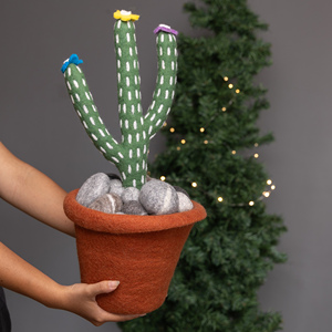 Cactus de Fieltro de Lana Hecho a Mano con Maceta – Decoración de Plantas de Fieltro Verde, Decoración para el Hogar al por Mayor, Artesanía Ecológica de Comercio Justo - Product Image 4