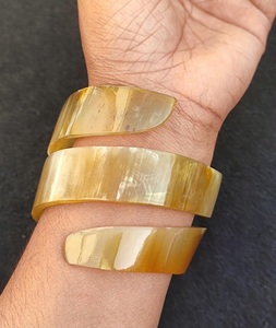 Brazalete de cuerno de búfalo hecho a mano con diseño de animales, de última tendencia, de Uttar Pradesh, modelo internacional FS467 - Product Image 6