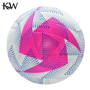 Ballon de football robuste conçu pour les matchs difficiles, revêtement en PU résistant, coutures renforcées, utilisation longue durée pour les clubs et les écoles - Product Image 2