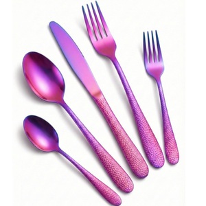 Ensemble de couverts en acier inoxydable titane arc-en-ciel avec manche martelé, couteaux, fourchettes et cuillères pour hôtel, restaurant, mariage - Product Image 1