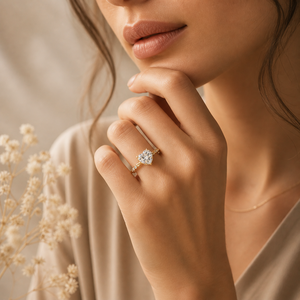 Bague de fiançailles en or jaune avec diamant moissanite taillé en cœur 1 CTW et motif torsadé |   Bague de fiançailles solitaire romantique pour femme - Product Image 5