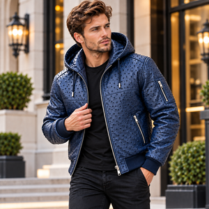 Blouson bomber à capuche en cuir d'autruche gaufré bleu marine pour homme – Blouson bomber à capuche zippé en cuir texturé de luxe - Product Image 5