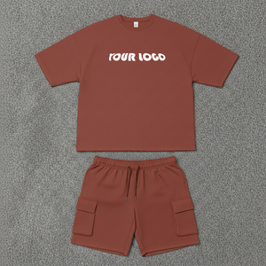 Conjunto de camiseta informal unisex hecha a medida con manga corta y pantalones cortos con cordón, de color sólido, transpirable, de algodón, de dos piezas. - Product Image 1