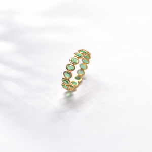 Anillo Minimalista y Delicado de Plata de Ley 925 con Esmeralda y Cuarzo, Engastado en Bisel, Hecho a Mano - Product Image 5