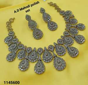 Parure de bijoux luxueuse en diamant américain bleu saphir, collier goutte d'eau plaqué or et boucles d'oreilles pendantes pour tenue de mariée - Product Image 4