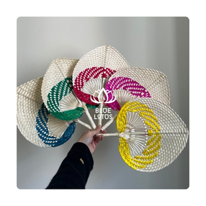 MEILLEURE VENTE Éventail en feuille de palmier tissé à la main pour décorations de fêtes costumées traditionnelles et ensembles de ventilation domestique fiables et écologiques - Product Image 1