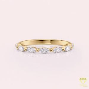 Anillo de Boda de Moissanita con Corte Marquesa, Oro Rosa, Media Eternidad, Apilable, Anillo de Aniversario Minimalista para Mujer - Product Image 3