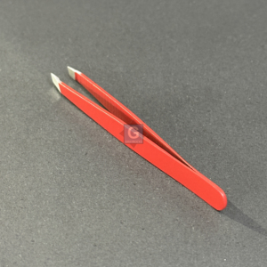 Pinzas para Cejas de Acero Inoxidable Rojas Inclinadas - Hechas a Mano, Ligeras y Ecológicas para Depilación - Product Image 1