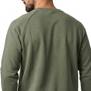 เสื้อสเวตเชิ้ตผู้ชายสีพื้น ผ้าฝ้ายผสมขนแกะบุซับใน น้ำหนัก 380 กรัม กันน้ำ กันลม เป็นมิตรกับสิ่งแวดล้อม เสื้อน้ำหนักเบา - Product Image 4