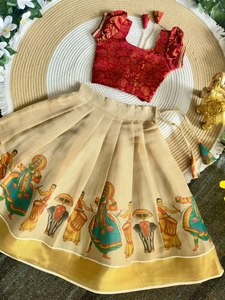 ชุดเลเฮนกาโชลีสำหรับเด็กผู้หญิง HENIXA CREATION HCRK-Onam รุ่นพิเศษ ผ้าโมดอลยาวถึงพื้น พร้อมเสื้อปักลายดอกไม้ จับจีบแบบอินเดีย-ปากีสถาน - Product Image 2