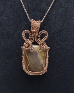 Collier pendentif en pierre d'agate naturelle enveloppé de fil de cuivre, bijoux bohèmes faits à la main, vente en gros - Product Image 2