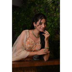 Ensemble collier et boucles d'oreilles en émeraudes CZ de créateur, style Kundan, bijoux de mariage pour femmes - Product Image 2