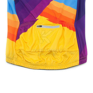 Camiseta Deportiva Personalizada de Poliéster, Transpirable, Ecológica, Moderna, para Funciones de Equipo y Programas de Ejercicio - Product Image 4
