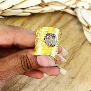 Nouvelle Arrivée Bague Bohème en Agate, Laiton Vintage Plaqué Or 18 carats pour Femme, Bande Texturée Florale, Style Statement, Vente en Gros/OEM/ODM - Product Image 2