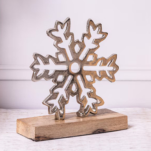 Portavelas de Navidad con Diseño de Copo de Nieve Plateado, Portavelas de Aluminio con Base de Madera de Mango, Decoración Navideña para el Hogar - Product Image 5