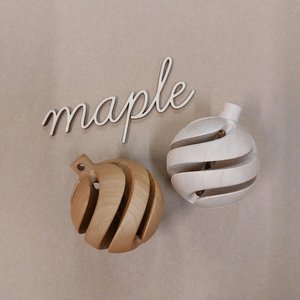 Ornement de Noël en bois artisanal, design minimaliste rond, décoration de fête, thème forêt, décoration intérieure, affichage festif d'hiver - Product Image 5