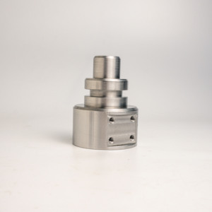 Solution de tournage CNC de haute précision AMT VINA, adaptateur d'arbre métallique escalonné sur mesure, usine certifiée ISO9001, OEM - Product Image 2