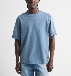 T-shirt Homme Oversize Personnalisé en Coton Lourd 240 GSM de Luxe avec Col Montant et Logo Imprimé – Modèle Uni - Product Image 2