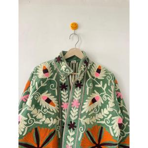Veste Bohème en Velours Vert Menthe Broderie Florale Suzani pour Femme – Manches Longues, Col Montant – Idéale Automne et Printemps - Product Image 2