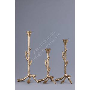 Ensemble de supports à bougies en métal doré de luxe pour décorations de mariage et de Noël, design moderne, cadeaux faits à la main de haute qualité - Product Image 1