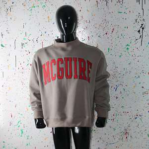 Sudadera MCGUIRE GRIS OSCURO con Cuello Alto, 100% ROJO, Apliques Bordados, Cuello Ancho, Hilos Finos - Product Image 3