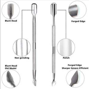 Kit professionnel de manucure et pédicure en acier inoxydable : Pousse-cuticules et coupe-ongles pour peaux mortes - Product Image 2