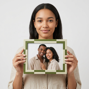 Meilleur Cadre Photo en Résine Personnalisé de Qualité Élégante par la Collection Artisanale – Couleurs et Tailles Personnalisables, Écologique, Portable, DIY - Product Image 1