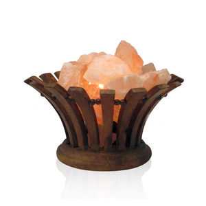 Lámpara de cesta de sal del Himalaya con cesta de hierro de madera Natural, trozos de sal del Himalaya Natural hechos a mano, producto artesanal Natural - Product Image 4