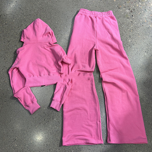 ชุดวอร์มลำลองผู้หญิงปักโลโก้แบบกำหนดเองปี 2026 ผ้าฟลีซประดับเพชร ชุดฮู้ดดี้ซิปแบบครอปและกางเกงขายาวทรงบาน - Product Image 3