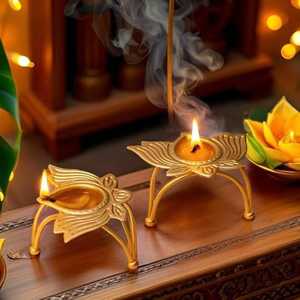 Candélabre circulaire en métal avec supports pour diya, pour les activités religieuses et les décorations festives - Product Image 4