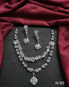 Diamant américain Délicat Feuille & Fleur Designs Argent Plaqué Double Couche Clouté Collier Ensemble Avec Boucles D'oreilles Bijoux Ensemble Femmes - Product Image 3