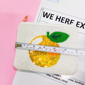 Bolsa de Almacenamiento Hecha a Mano con Cuentas, Diseño de Frutas Amarillas y Hojas Verdes, Fondo Blanco, Bolsa con Cierre Ideal para Regalos y Almacenamiento - Product Image 3