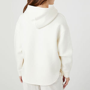 Survêtements personnalisés pour femmes, grammage lourd 500 GSM 350 GSM, en molleton polyester/coton, avec broderie, comprenant un sweat à capuche oversize et un short - Product Image 4