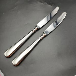 Cuchillo de Metal con Acabado Plateado Brillante, Venta al por Mayor, Proveedor de Cubiertos Modernos para Hoteles y Restaurantes, Exportación a Granel de Cubiertos Plateados - Product Image 1