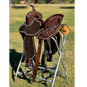 Selle de barrel racing en cuir western, motif floral sculpté à la main, couleur et taille personnalisables, équipement d'équitation haut de gamme, ensemble d'équipement pour cavalier d'élite - Product Image 3