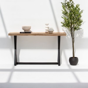 Console en bois massif Vandana Sierra Radiant avec pieds en X, design minimaliste moderne - Product Image 3