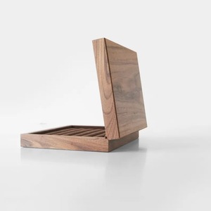 Boîte à bijoux artisanale en bois d'acacia avec design gravé, emballage cadeau personnalisable, artisanat utilitaire, cadres photo, autocollants pour bougies, sur mesure - Product Image 1