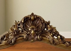 Espejo de pie de cuerpo entero estilo barroco dorado ornamentado con cresta decorativa - Product Image 2
