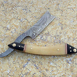 Navaja de Afeitar Profesional Hecha a Mano de Acero de Damasco con Mango de Plástico, Herramienta de Aseo Masculino de Alta Calidad para Salón - Product Image 4