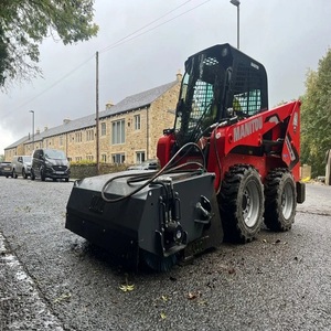 รถตักล้อยาง Manitou สำหรับงานหนัก พร้อมเครื่องบดไม้ สำหรับกำจัดพืชไม้รกษณ์หนาแน่นในพื้นที่และทางเดินที่รกษณ์หนัก - Product Image 1