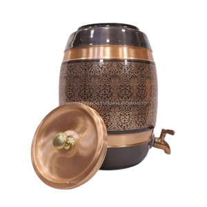 Distributeur d'eau en cuivre antique Matka de luxe en gros avec gravure en relief accrocheuse distributeur de stockage d'eau en cuivre - Product Image 2