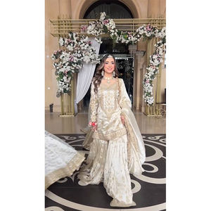 Traje Anarkali de Diseño Exclusivo Disponible en Stock, Alta Calidad, Nuevo Estilo, Hermoso Bordado Jimmi Choo con Dupatta de Tela Suave - Product Image 1