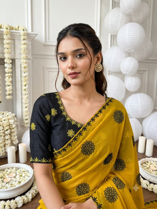Sari Amarillo con Estampado Digital y Motivos Florales Negros para Mujer, Ropa de Boda, Sari Étnico Tradicional Indio, Material de Poliéster - Product Image 4