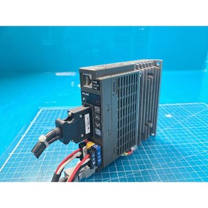 Servomoteur AC Fuji RYB201S3-VBC pour contrôle de mouvement, occasion, pièces d'équipement semi-conducteur d'occasion - Product Image 5