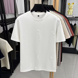 เสื้อยืดผู้ชายทรงสลิมฟิต แขนสั้น แต่งขอบรุ่ย สไตล์วินเทจ ดีไซน์เรียบหรู ดูดีแบบลำลอง - Product Image 5