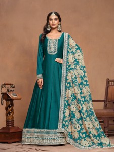 Traje Anarkali Moderno de Seda Bordada Semisellada para Fiesta, Diwali, Boda y Baile de Graduación - Product Image 3